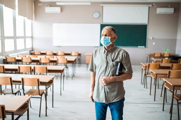coronavirus-scuola-insegnante-GI-1245360726 jpg